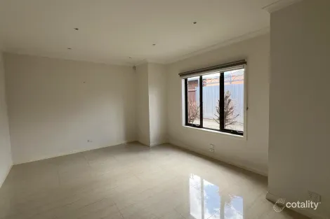 Property photo of 2/22 Doolan Street Reservoir VIC 3073
