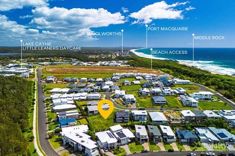 10 Sandy Shores Ave, Lake Cathie, NSW 2445