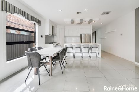 Property photo of 9 Massei Close Roxburgh Park VIC 3064