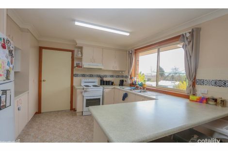 Property photo of 3 Jagoe Drive Kelso NSW 2795