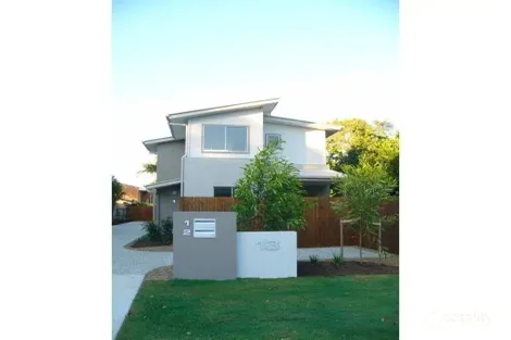 2/13 Norman Ave, Maroochydore, QLD 4558