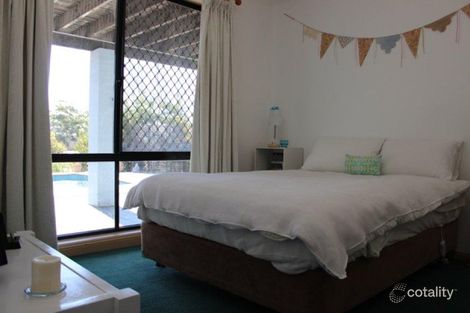 Property photo of 18 Seascape Close Narrawallee NSW 2539