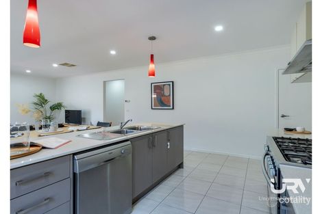 Property photo of 241 Newbury Boulevard Craigieburn VIC 3064