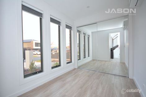 Property photo of 1/12 Nature Drive Greenvale VIC 3059
