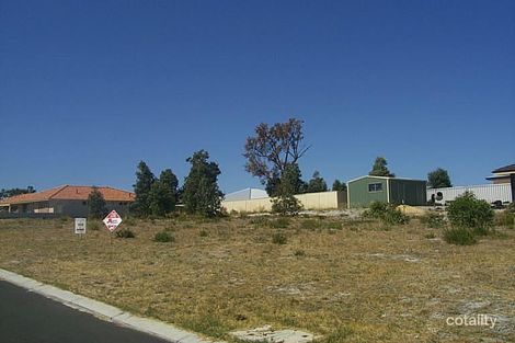 Property photo of 2 Thompson Place Australind WA 6233