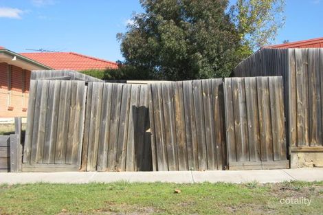 2a Berthon Cres, Hillside, VIC 3037