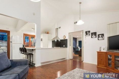 Property photo of 4 Oatlands Road Narre Warren North VIC 3804