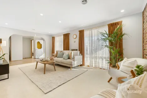 Property photo of 25 Rosman Circuit Gilmore ACT 2905