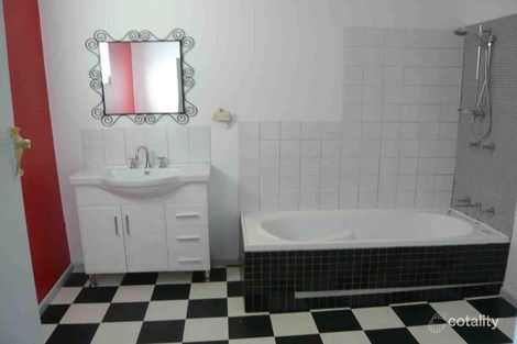 Property photo of 2 Olive Street Bendigo VIC 3550