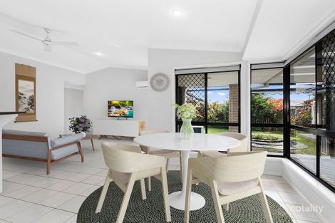 Property photo of 19 Narara Crescent Banora Point NSW 2486