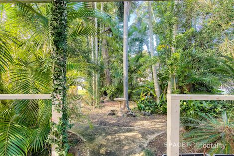 11 Hefferan St, Fairfield, QLD 4103