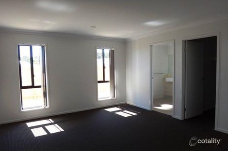 Property photo of 10 Phoenix Crescent Rural View QLD 4740