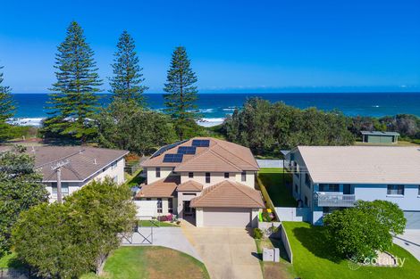 Property photo of 30 Chepana Street Lake Cathie NSW 2445