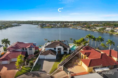 Property photo of 66 Lakeshore Drive Helensvale QLD 4212