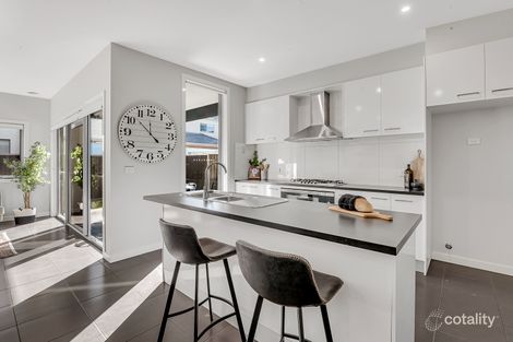 Property photo of 40 Clarendon Avenue Craigieburn VIC 3064