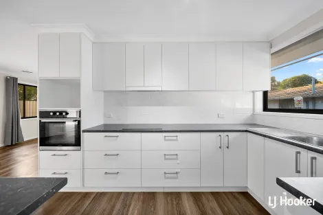 Property photo of 6 Nivison Place Charnwood ACT 2615