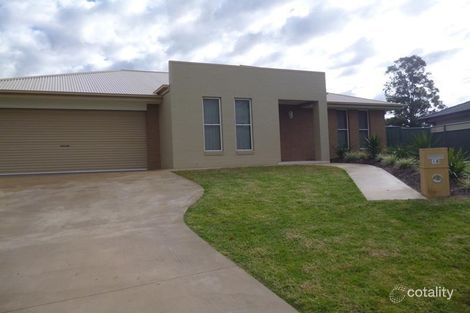 Property photo of 18 Dalbeattie Crescent Dubbo NSW 2830