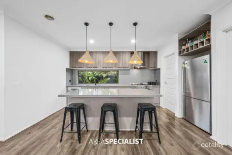 Property photo of 34 Clydevale Avenue Clyde North VIC 3978