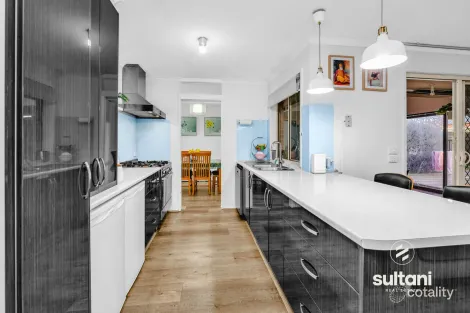 Property photo of 6 Chesterfield Drive Narre Warren South VIC 3805