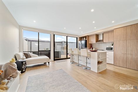 Property photo of 17 Thurra Walk Wollert VIC 3750
