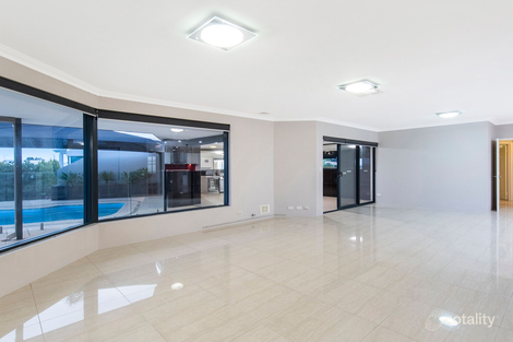 Property photo of 33 Warren Place Dudley Park WA 6210