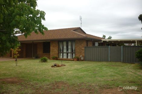 2/10 Chifley Dr, Dubbo, NSW 2830