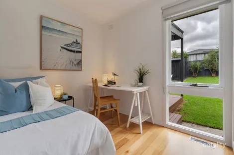 Property photo of 170 Erinbank Crescent Westmeadows VIC 3049
