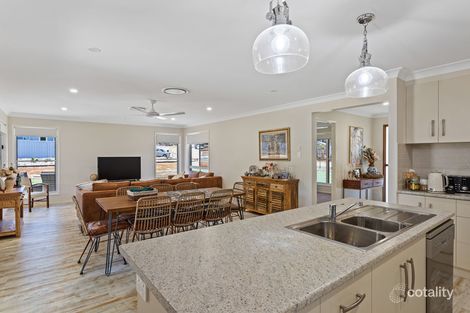 5 Canterbury Pl, Hampton, QLD 4352