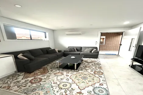 21a Greenfield Rd, Greenfield Park, NSW 2176