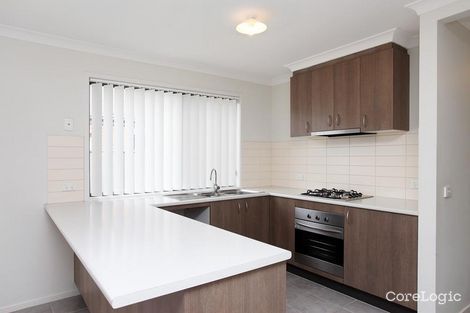 Property photo of 7 Lysterfield Walk Manor Lakes VIC 3024