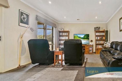 Property photo of 17 Agar Place Sunbury VIC 3429