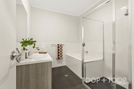 Property photo of 32 Winta Way Lightsview SA 5085