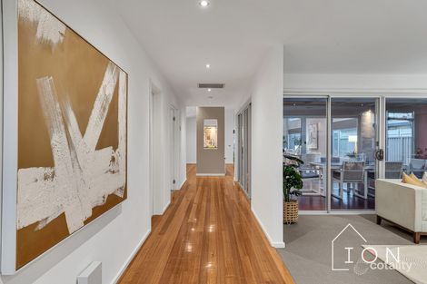 Property photo of 7 Aston Glade Cranbourne East VIC 3977