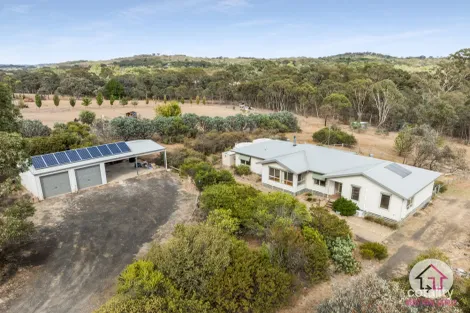 Property photo of 8 Timbertop Rise Broadford VIC 3658