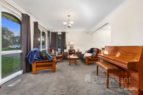 Property photo of 15 Coachmans Square Wantirna VIC 3152