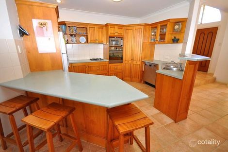 Property photo of 11 Adeliza Court Arundel QLD 4214