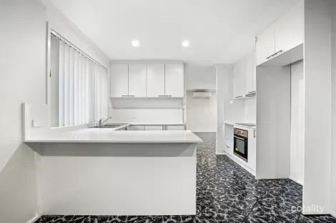 Property photo of 5 Glen Innes Road Hinchinbrook NSW 2168