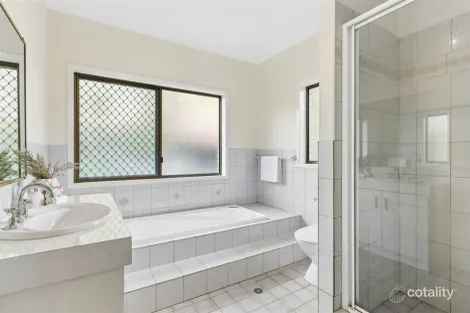 Property photo of 11 Ashburton Chapel Hill QLD 4069