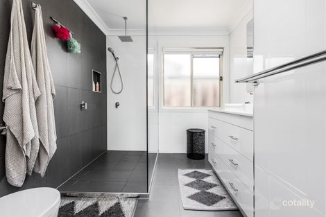 Property photo of 13 Collingrove Place Forest Lake QLD 4078