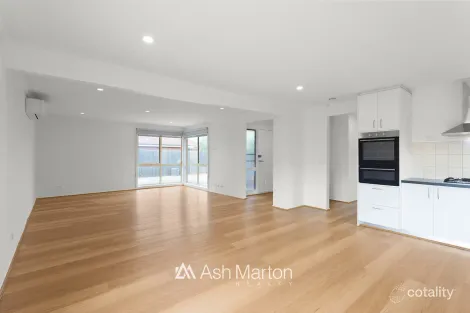 Property photo of 12 Glenbourne Road Cranbourne VIC 3977