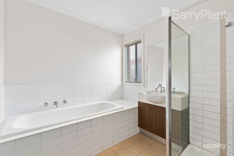 Property photo of 1/3 Swallow Street Werribee VIC 3030