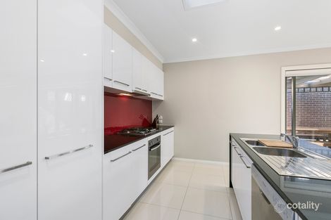 Property photo of 6 Edgar Close Chirnside Park VIC 3116