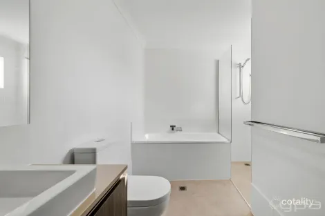 Property photo of 76/7 Angela Way Pimpama QLD 4209