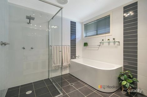 Property photo of 34 Warrina Avenue Summerland Point NSW 2259