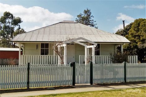 Property photo of 2 Toowoomba Road Crows Nest QLD 4355