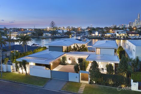 15 Cleland Cres, Broadbeach Waters, QLD 4218