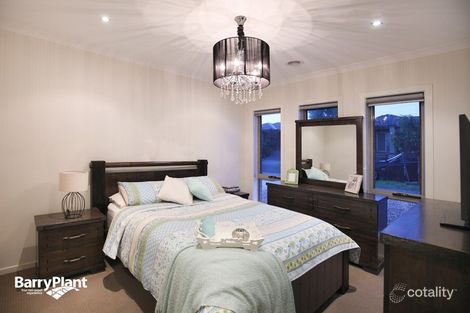 Property photo of 37 Kensley Circuit Craigieburn VIC 3064