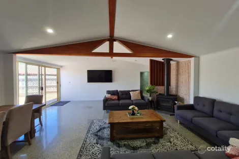 Property photo of 16 Shandeen Court Meadow Heights VIC 3048