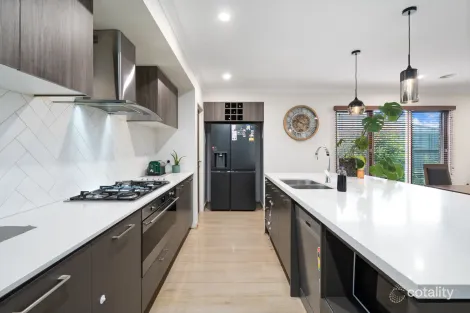 Property photo of 6 Pump House Crescent Clyde VIC 3978