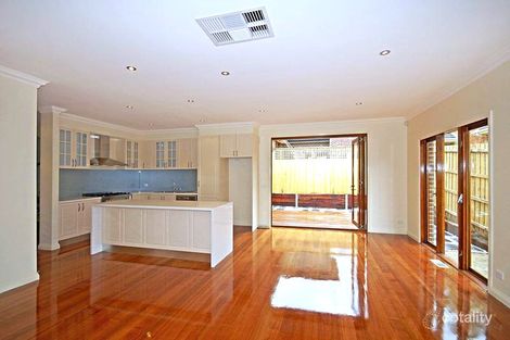 Property photo of 2/16 Hammence Street Glen Waverley VIC 3150